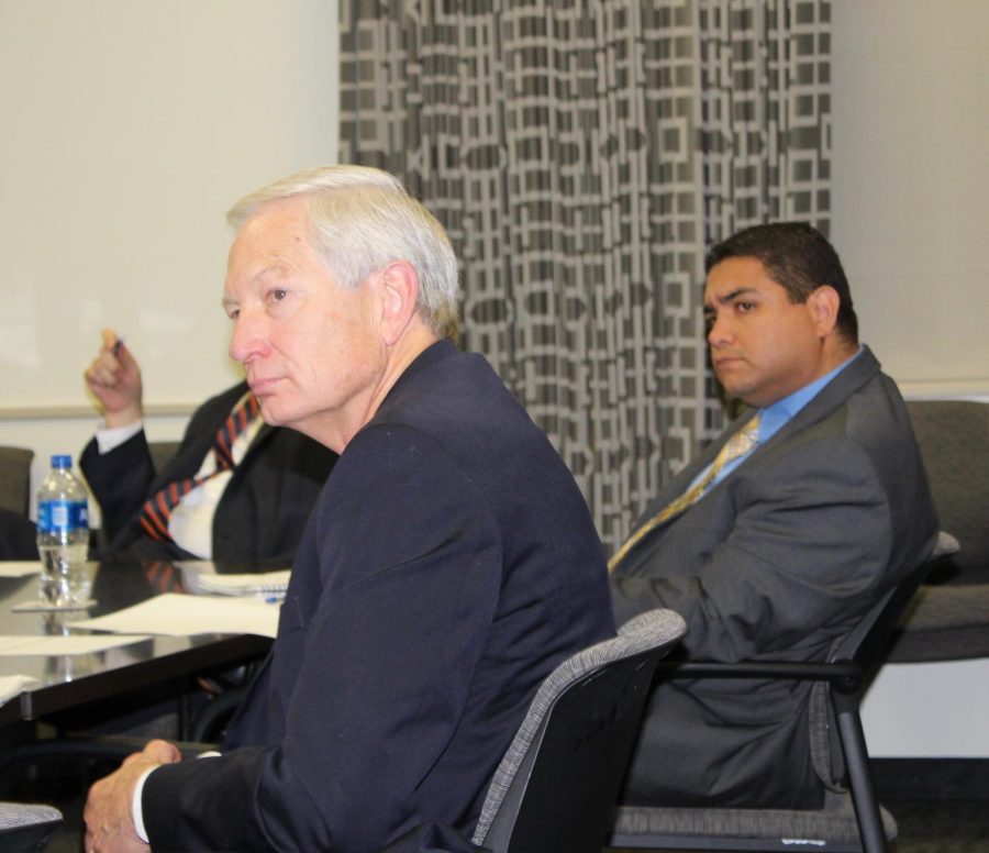 John+Lehn+%28left%29+and+Ray+Macareno+%28right%29+sit+in+on+a+meeting.