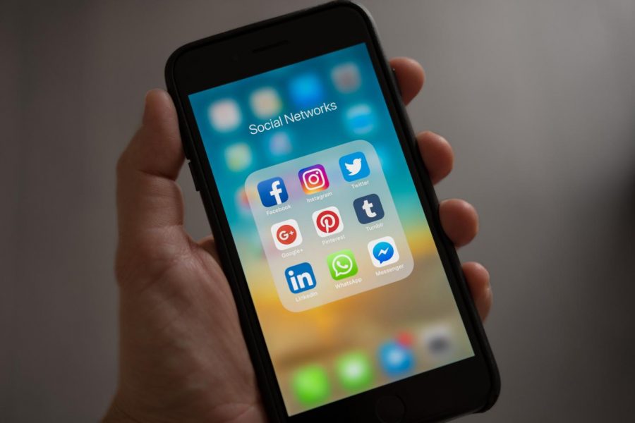 Does social media divide people?