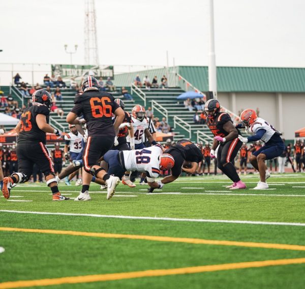 Giants Stay Undefeated in Conference Play Defeating Reedley College 25-18