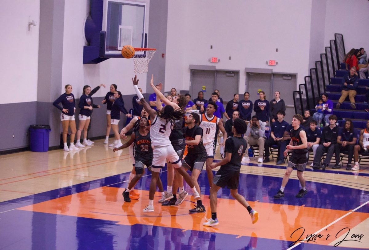 Men’s Basketball: Giants Secure 74–61 Win